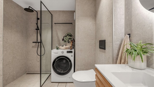 Badet ble fornyet i 2021 og fremstår som moderne og delikat.