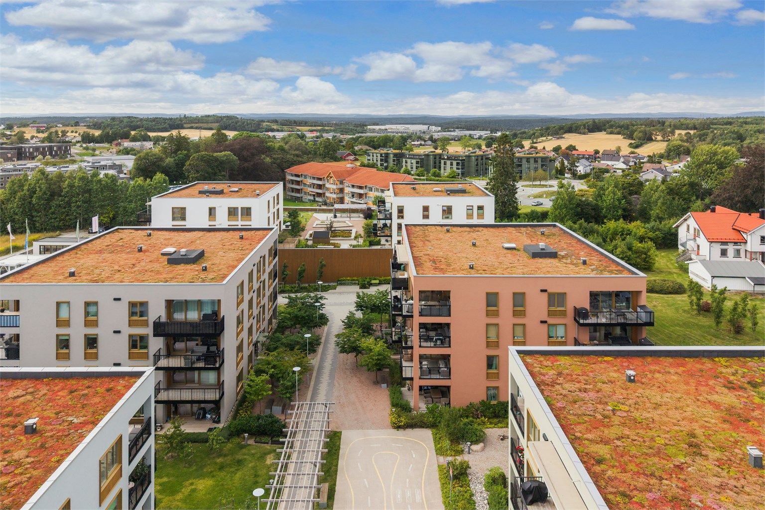 Tamburløkka Sameie har en fin beliggenhet i et rolig område.