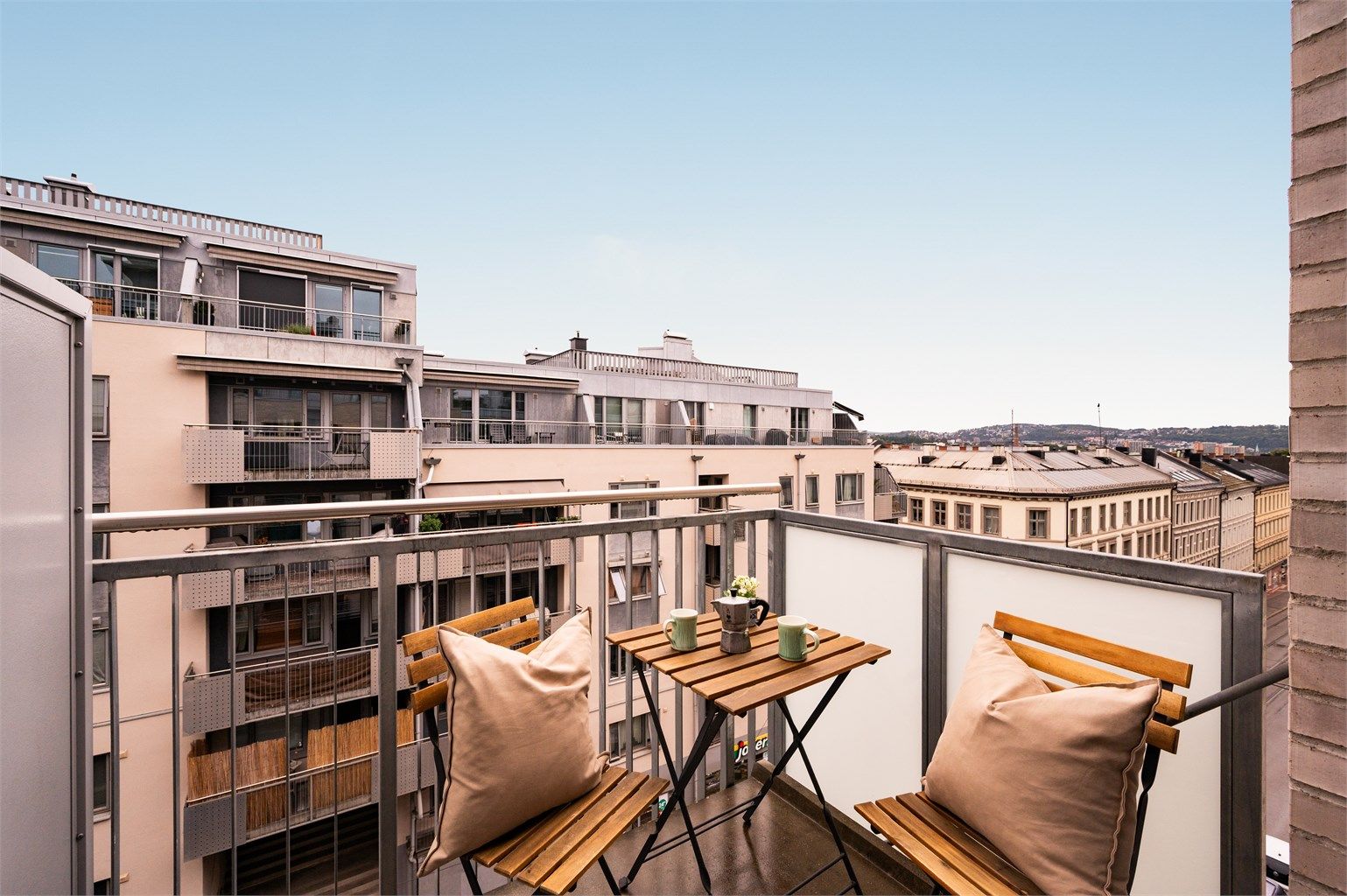 Leiligheten har to balkonger på 4 kvm hver. 