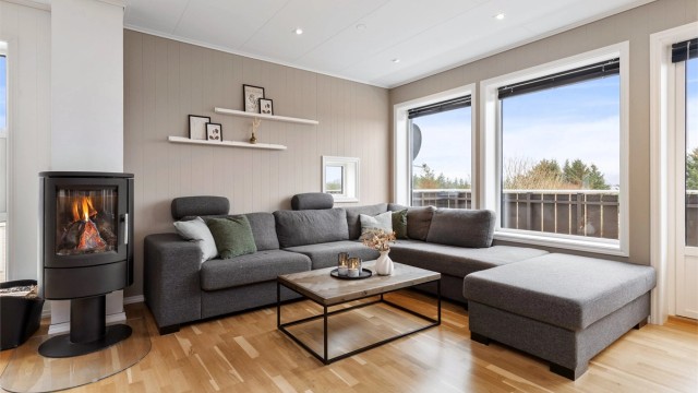 Peisovnen med glassfront gir både hygge og varme