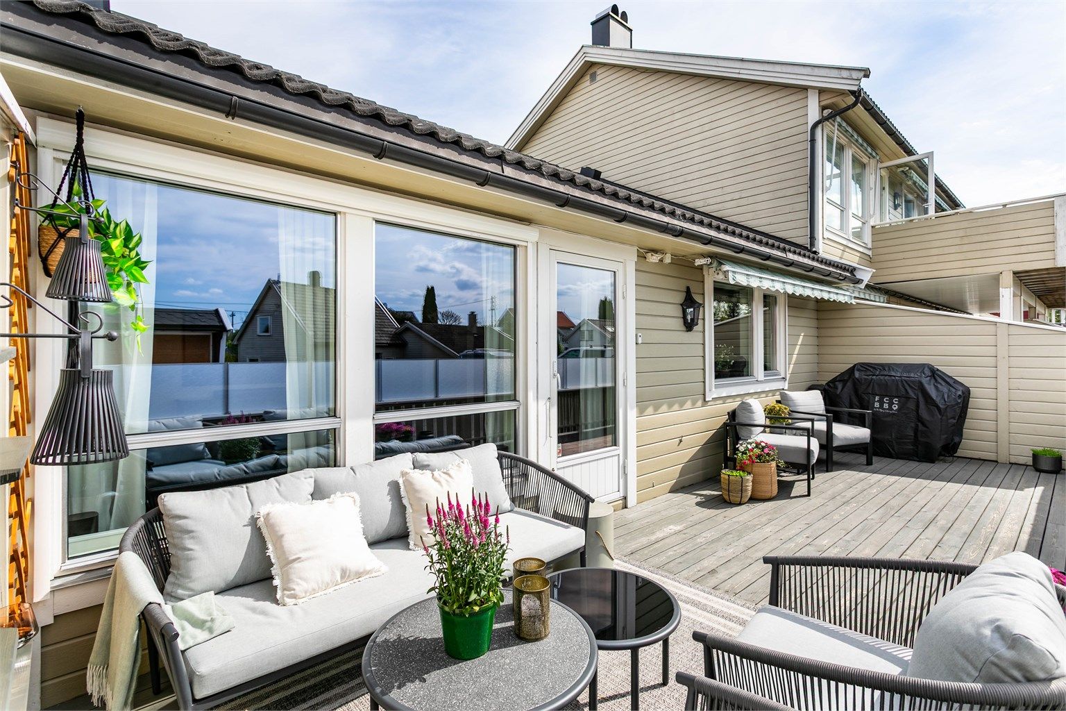 En vestvendt og stor terrasse på hele 25 kvm. er blant leilighetens fremste kvaliteter.