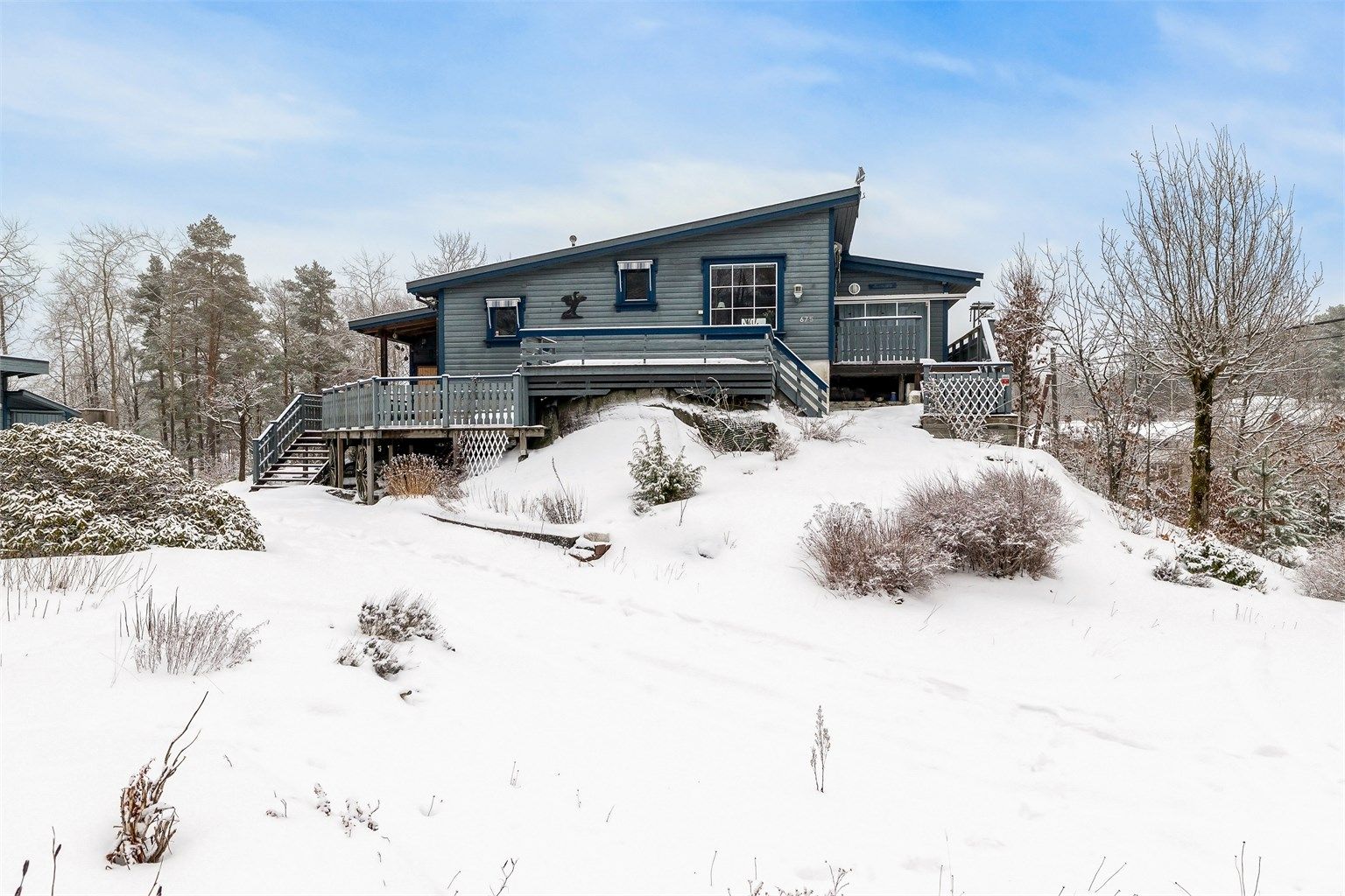 "Finn sommeren, mens det enda er vinter...