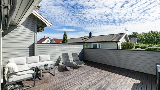 To nye terrasser på til sammen over 90 kvm. gir tilgang til solen dagen gjennom.