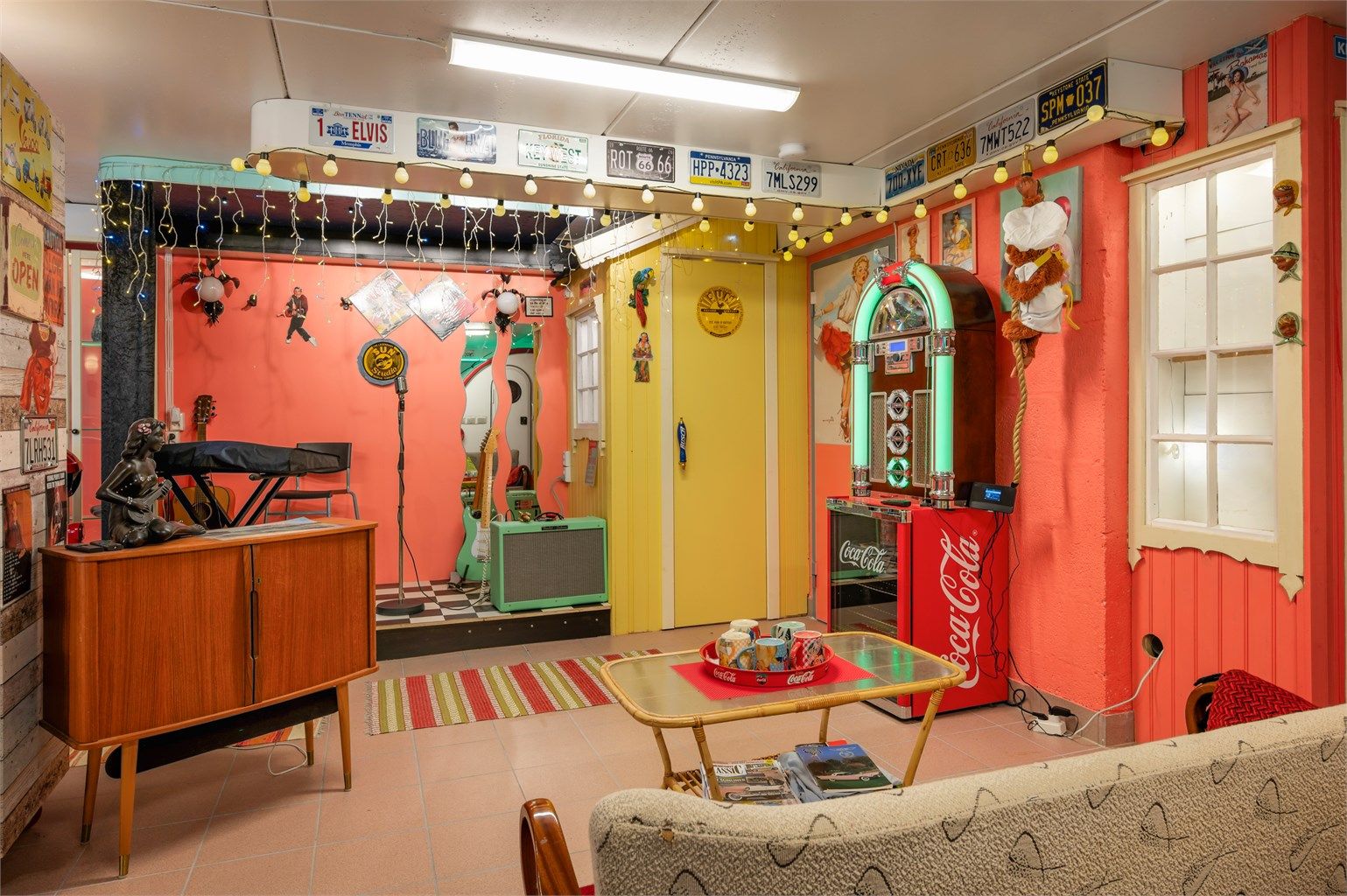 Garasjen er en opplevelse i seg selv, og har store bruksmuligheter også for kommende eiere. 