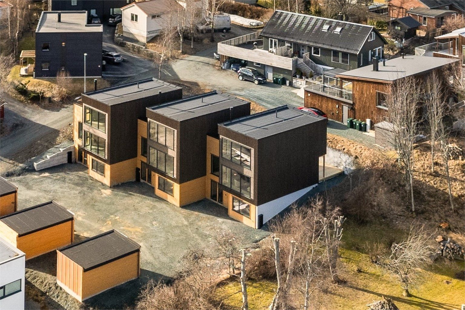 Velkommen til Dragvoll Alle 24C - og denne flotte og moderne eneboligen i kjede beliggende på Lohove/Dragvoll. 