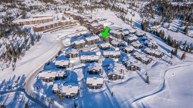 Leilighet 5224 er godt plassert i 2. etasje i hus Y - Sydvendt, solrikt med fin utsikt mot vannet, piazzaen m.m.