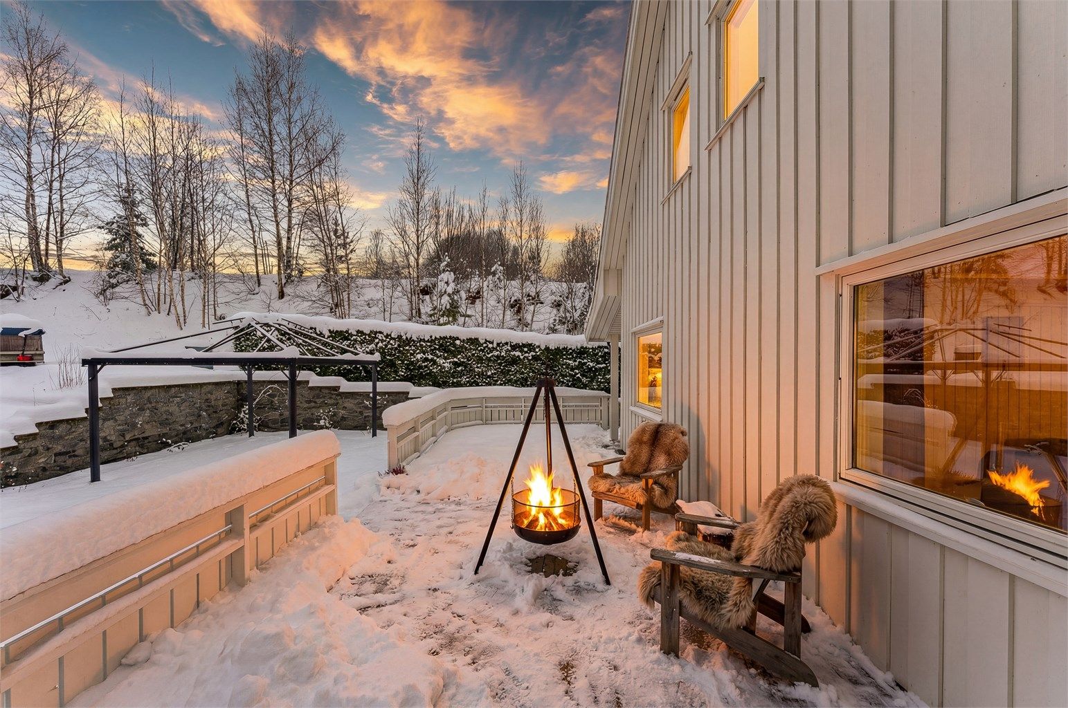 Velkommen til Hofsfossveien 103. Foto Zovenifra.no 