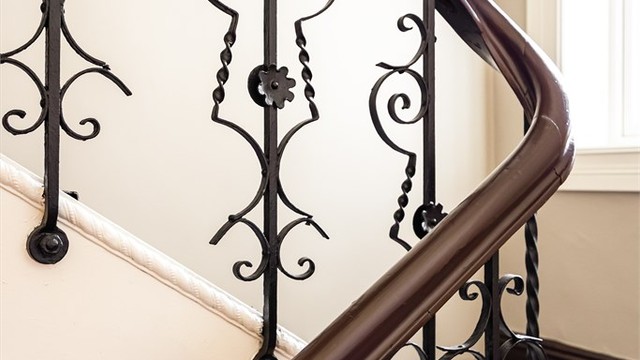 Alle de fire oppgangene (A-D) i bygården ble i 2026 pusset opp og malt.