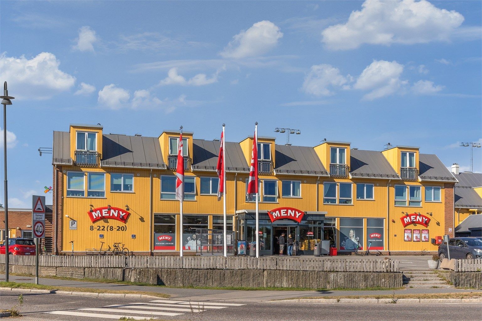 Meny ved storskolen ligger 1,7km unna