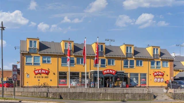 Meny ved storskolen ligger 1,7km unna