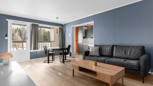 Velkommen til Sverre Iversens Vei 15! En lys og arealeffektiv 2-roms leilighet med umiddelbar nærhet til Lillomarka. Foto: Fredrik v. Fotostallen.