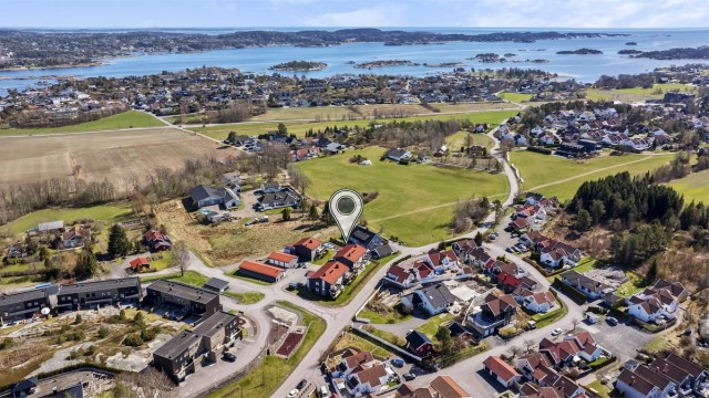 Fra Kiserød er det kort vei til idylliske Granholmen med badestrand, matservering og helårsåpen badstue. Marumskogen med sine flotte turområder ligger også i nærheten.