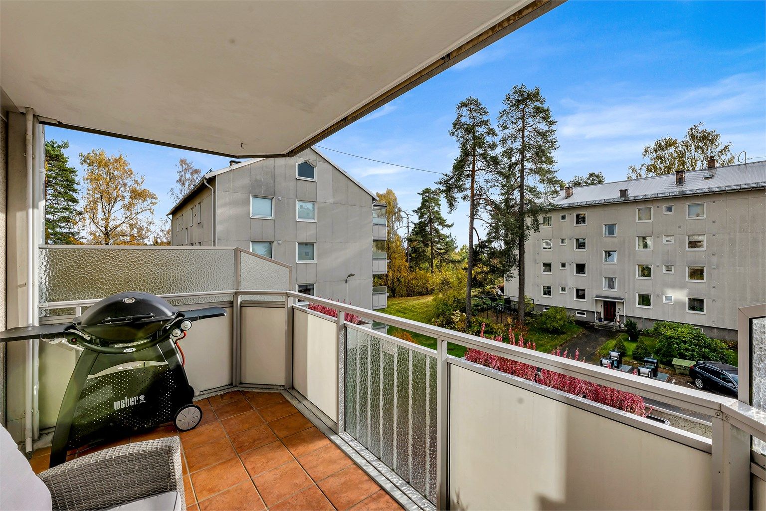 Balkong på ca. 8 kvm med sydvendt beliggenhet.