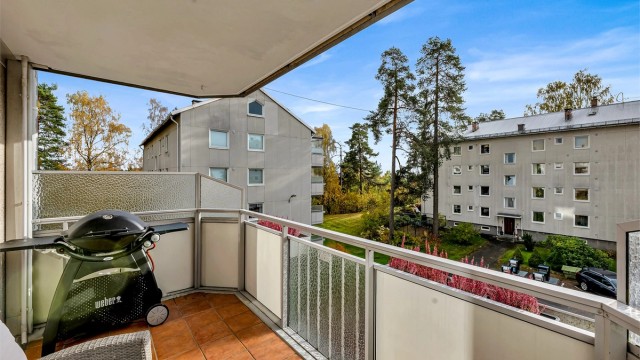 Balkong på ca. 8 kvm med sydvendt beliggenhet.