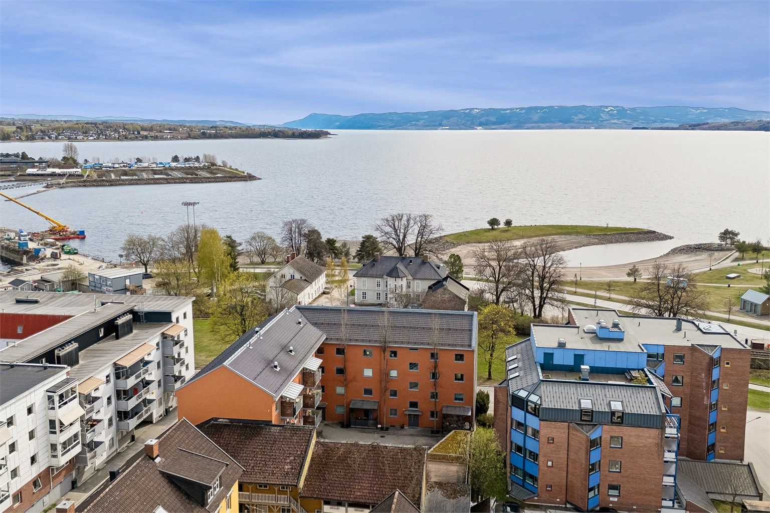 Flott bygård med attraktiv beliggenhet i sentrum. Foto: EFKT v/Jonas Hasselgren