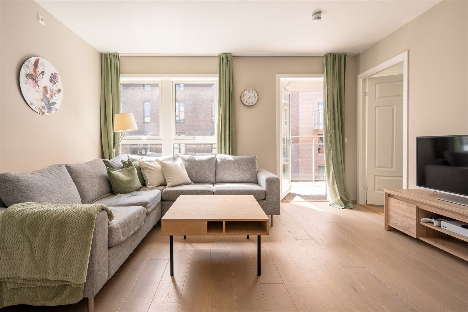 Sindre Nyhus v/ Krogsveen Løren inviterer til denne moderne 2-roms leiligheten fra 2020! Foto: Gutt Foto