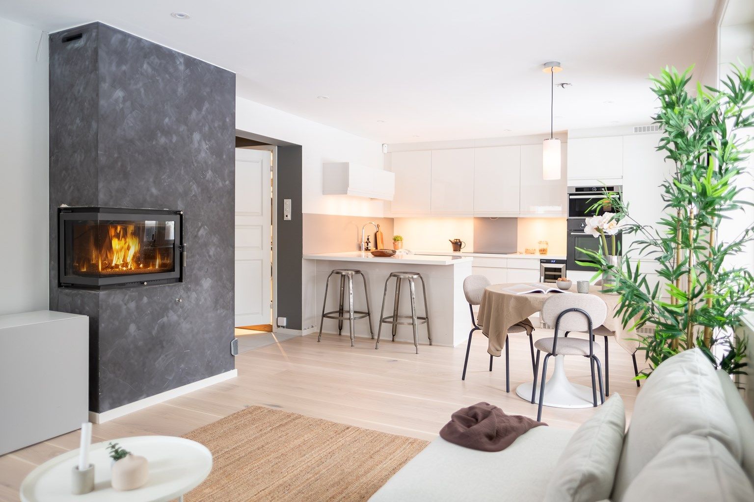 Jonas Ekse Hovland v/ Krogsveen har gleden av å presentere Vallefaret 17!  