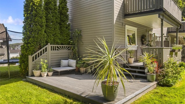 Dette er en praktisk og lettstelt leilighet i første etasje med en stor, sydvestvendt terrasse på 26 m².
Foto: Fotograf Magik