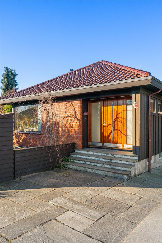 Lekker Ege dør i eik.