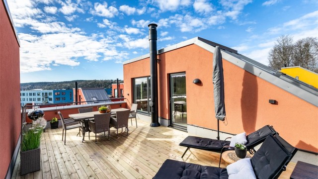 Den luftige takaltanen vil av mange betraktes til å være blant boligens absolutt fremste kvaliteter. Fotograf; Børge Oppegård.