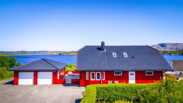 - Velkommen til Herdlesundet 38, en sjelden mulighet for en meget velholdt enebolig med sjøtomt og dobbel garasje, på idylliske Herdla –