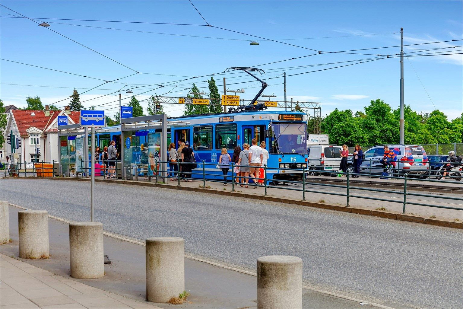 Kort vei fra leiligheten til holdeplass for trikk, buss, tog og t-bane