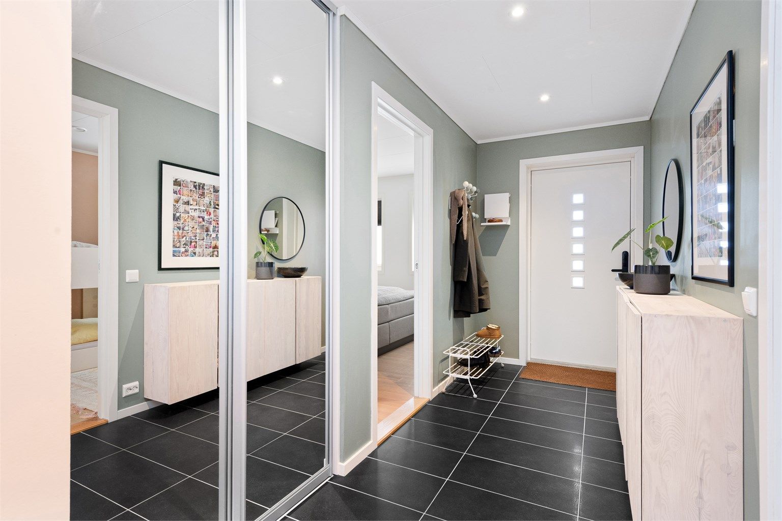 Deler av gangen er utstyrt med varmekabler for en behagelig start på dagen.