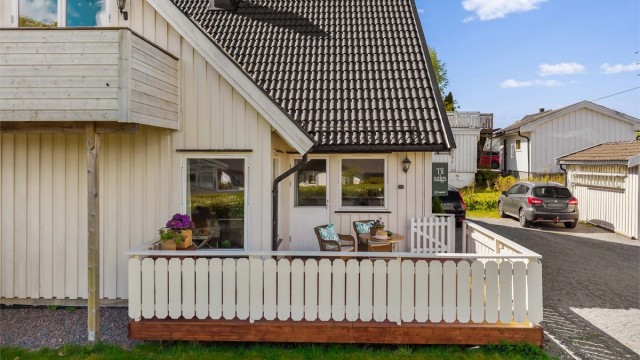 Her bor du praktisk til i 1. etasje. Leiligheten har også egen direkte inngang.