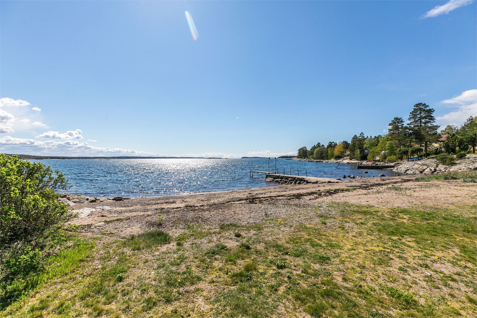 I og omkring Larkollen finnes et stort antall fantastiske badestrender, de fleste i sykkelavstand fra Tollefsrødveien.