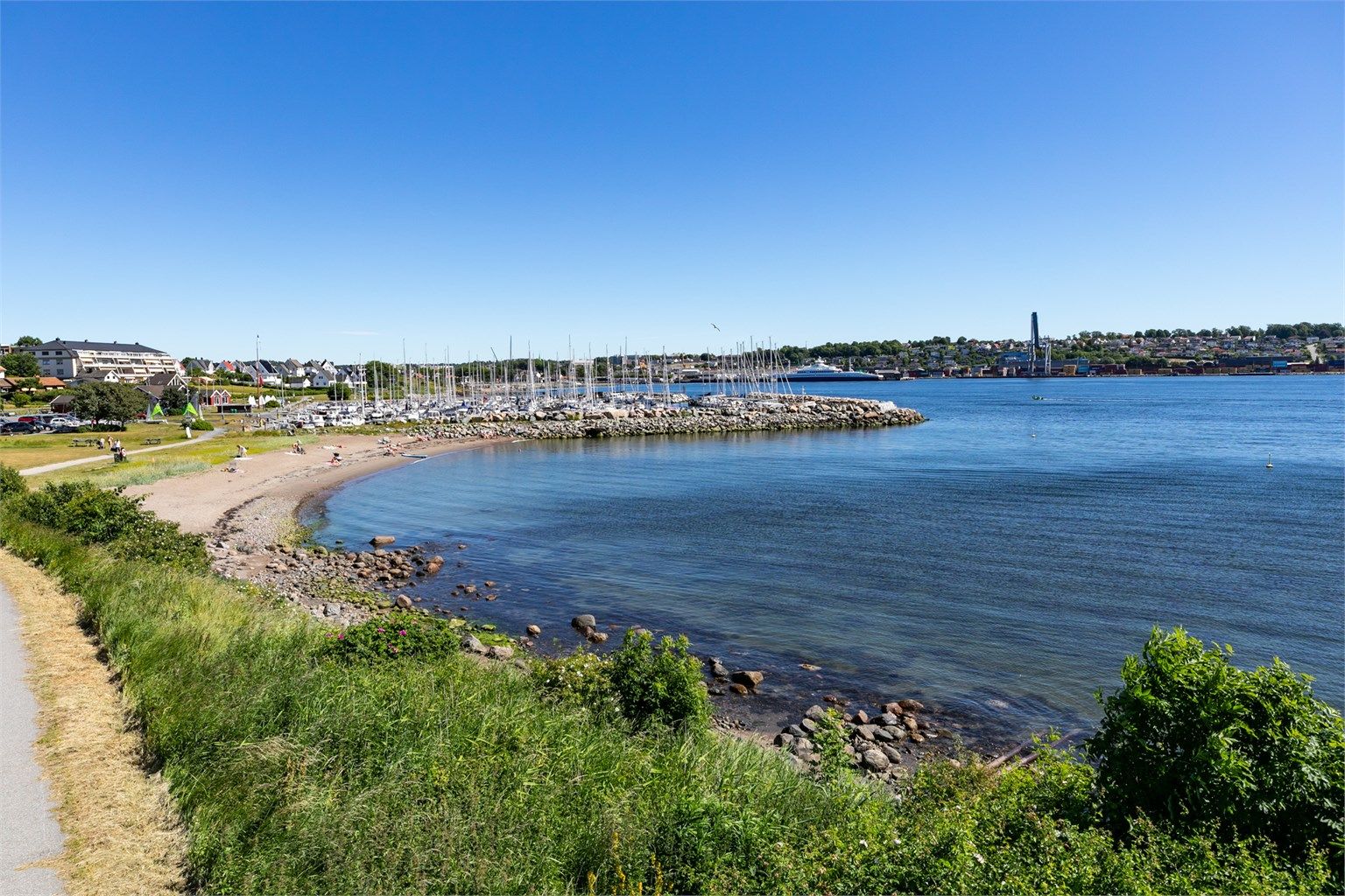 På Jeløy finnes et rikt antall badestrender, noen av de fineste ligger like ved Framnes.