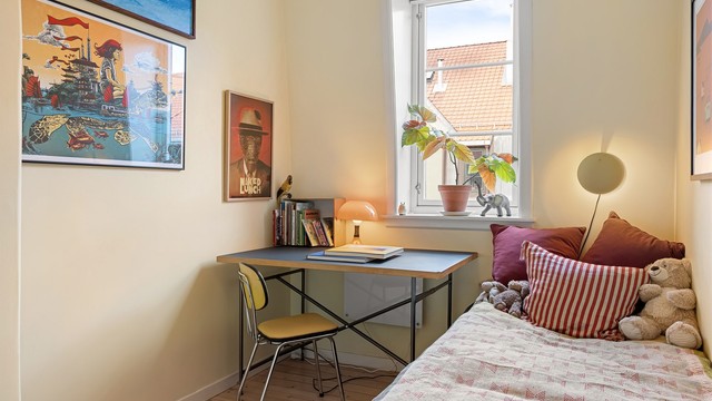 Soverom 2 har også fin størrelse og egner seg godt som barnerom eller gjesterom/kontor