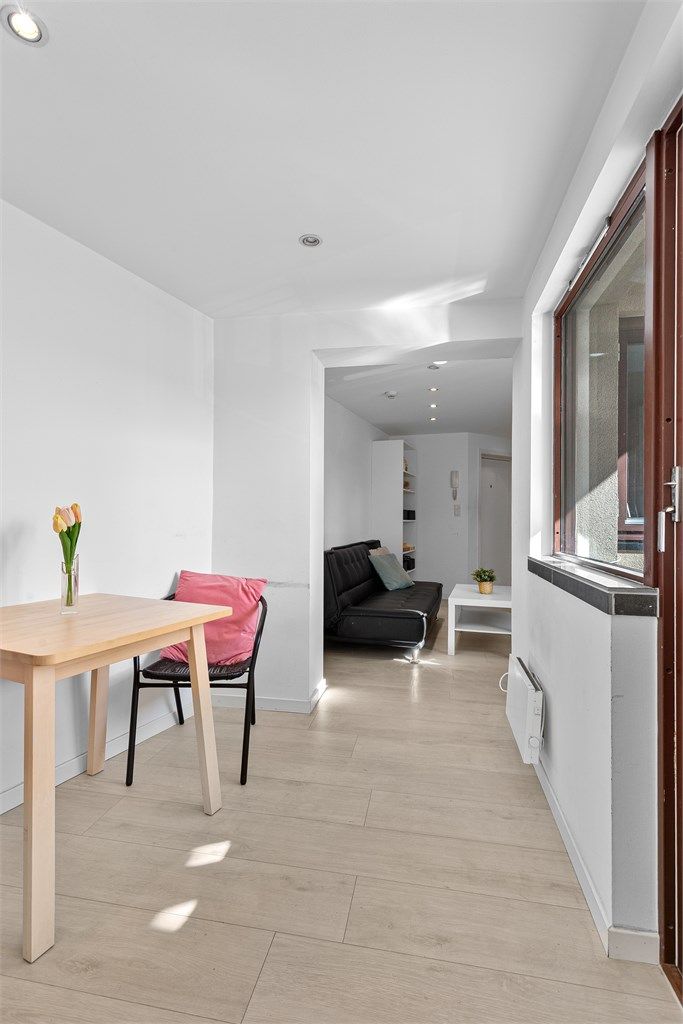 Downlights i tak i alle rom.