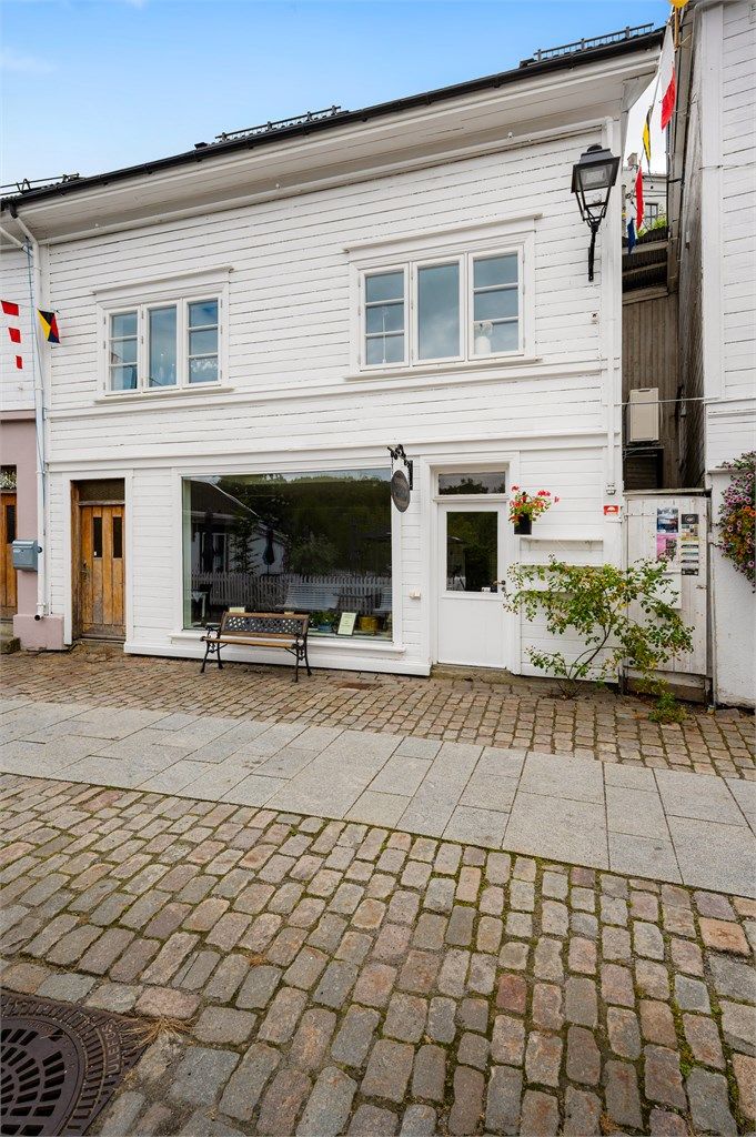 Leiligheten er en del av Sameiet Hovedgata 33.