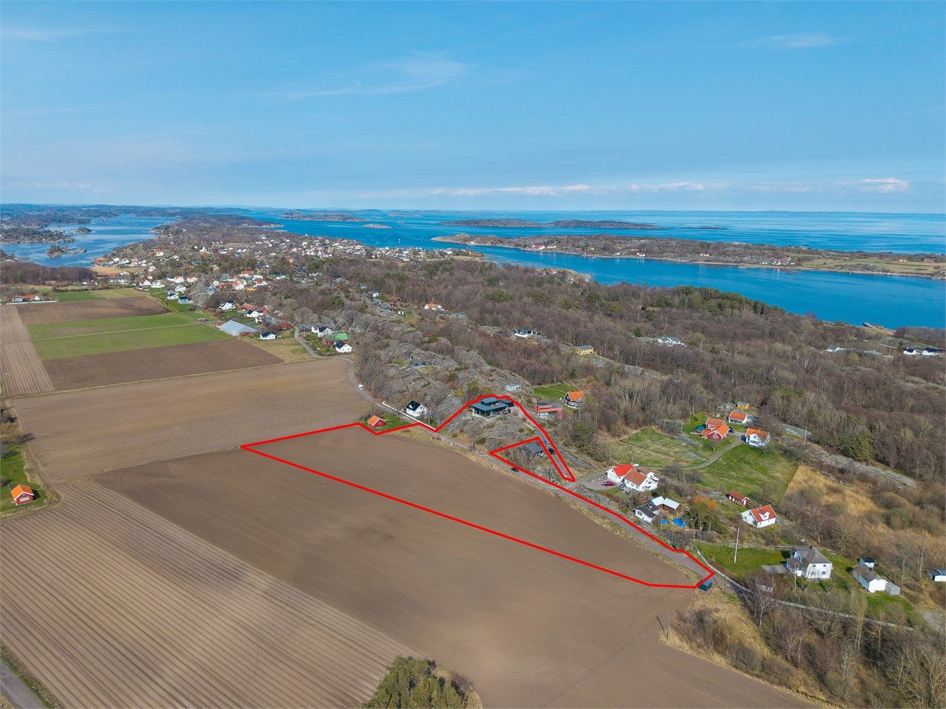 Cirka omriss av eiendommen