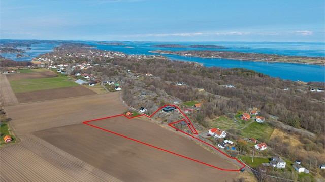 Cirka omriss av eiendommen