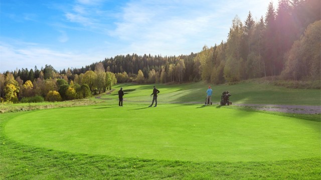 Losby Gods og golfklubb