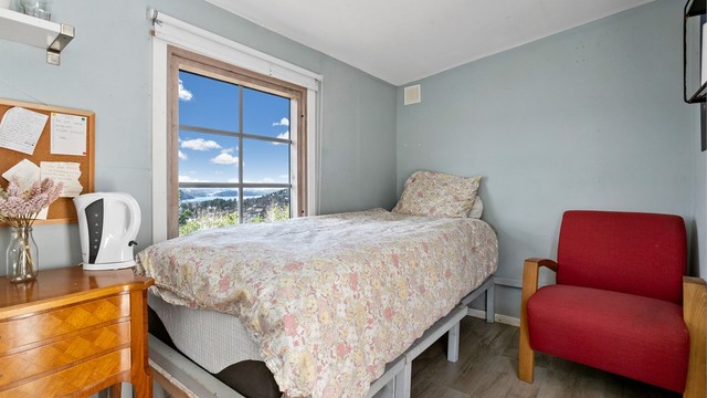 Annekset er i dag innredet med seng og oppholdsplass (ikke godkjent for varig opphold)