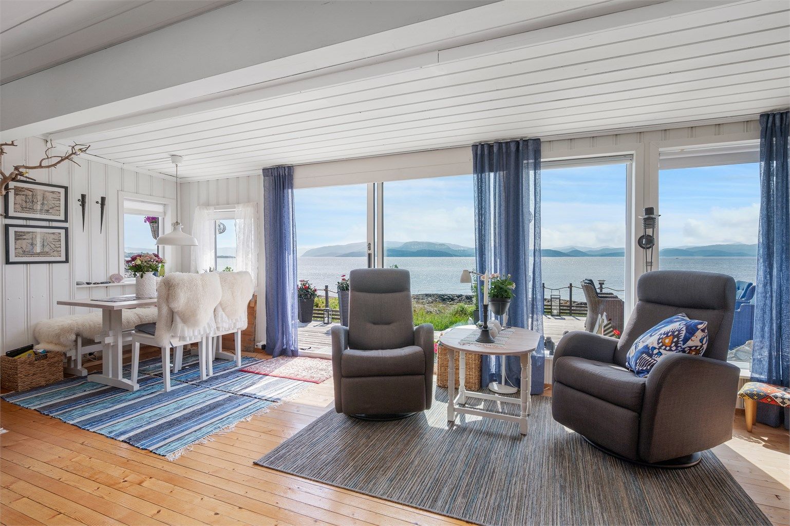 Stue- og kjøkkenarealet er romslig med sine 37 kvm. 