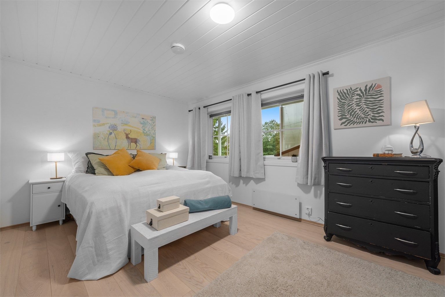 Soverom I- Hovedsoverommet er romslig med mye plass