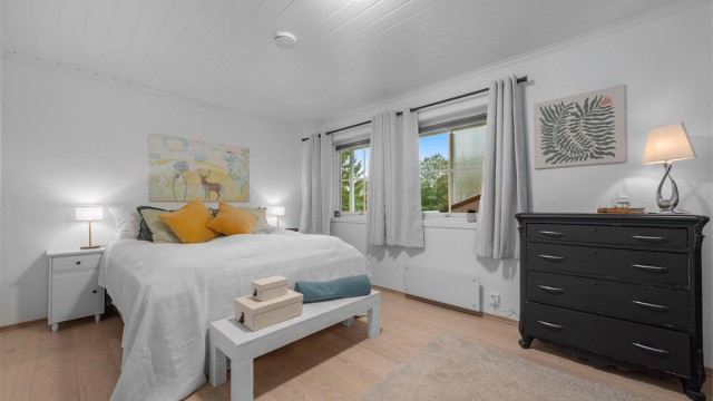 Soverom I- Hovedsoverommet er romslig med mye plass