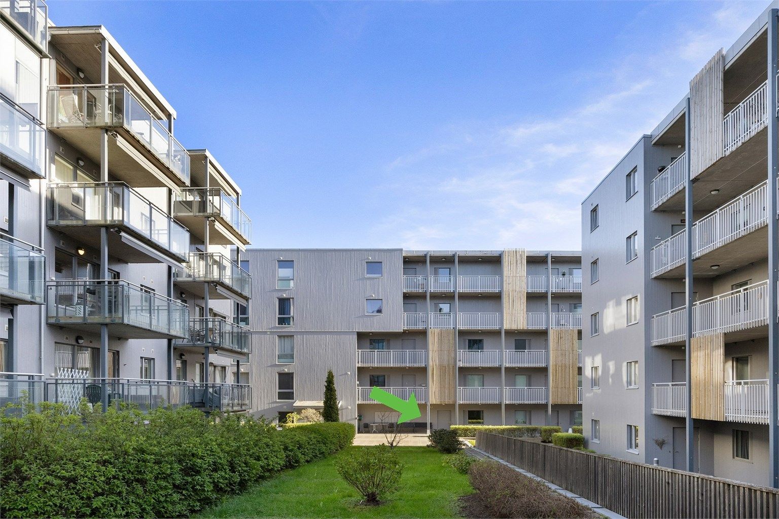 En lys og hyggelig to-romsleilighet tilknyttet Eierseksjonssameiet Romakvartalet.