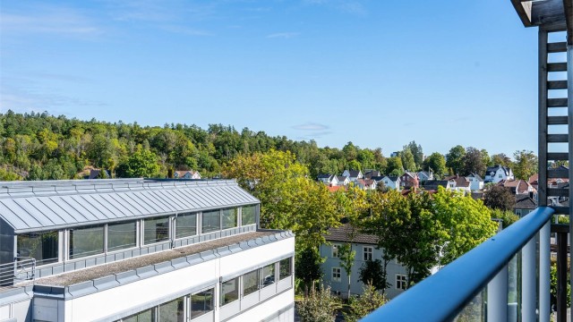Fra balkongen er det hyggelig utsikt.