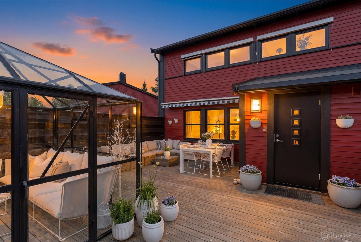 Velkommen til Nordsetergrenda 19A - Solrikt og lekkert enderekkehus | Stor terrasse | Garasje | God intern beliggenhet