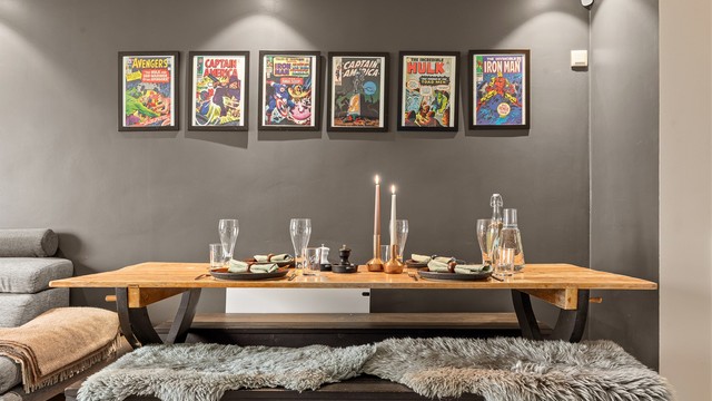 God plass til spisebord mellom stue og kjøkken