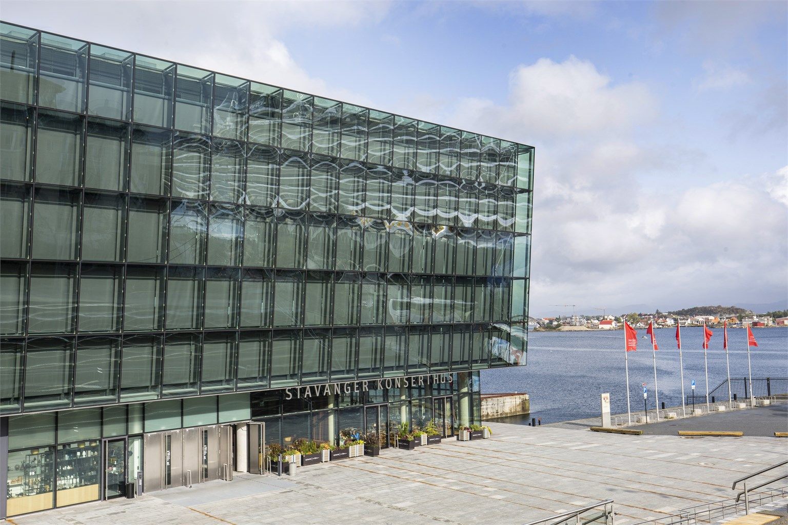 Stavanger Konserthus og Vågen ligger innen kort gangavstand.