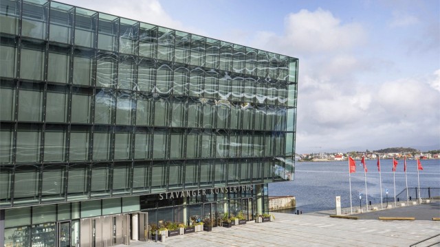 Stavanger Konserthus og Vågen ligger innen kort gangavstand.