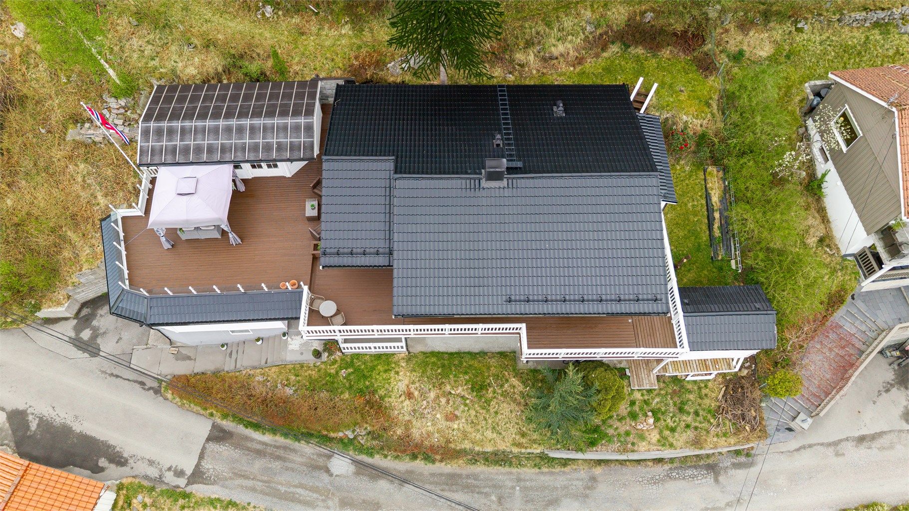 Det finnes mange fine turområder i nærheten. Du kan for eksempel besøke Mausavannet, som har flotte turstier og gode muligheter for bading.