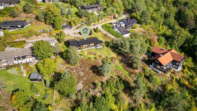 Stille og rolige omgivelser i et barnevennlig samt veletablert boligfelt.