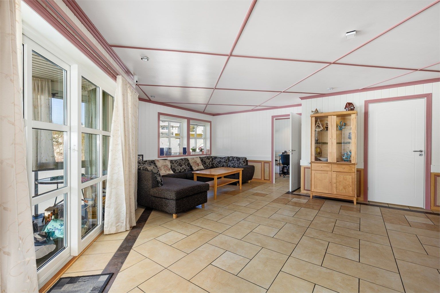 Lettstelt med alt på en flate.