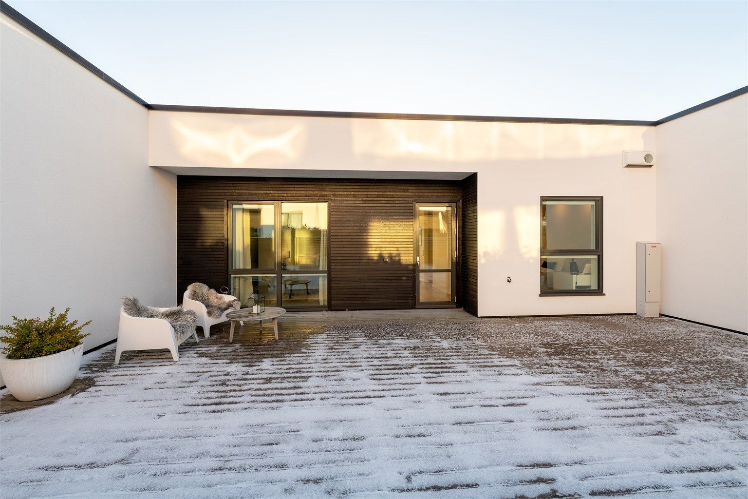 Stor og romslig uteplass mot nord på 73 kvm